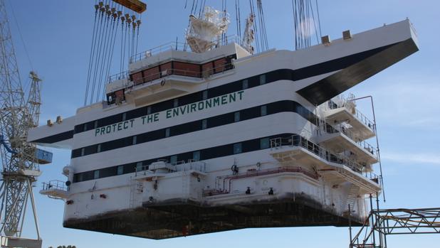 Navantia monta el puente de mando en el primer Suezmax