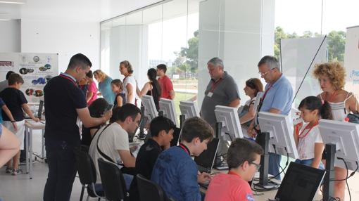 Varios alumnos en la pasada Copa Techmakers