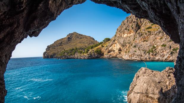 Recorrer Mallorca de cueva en cueva y en moto