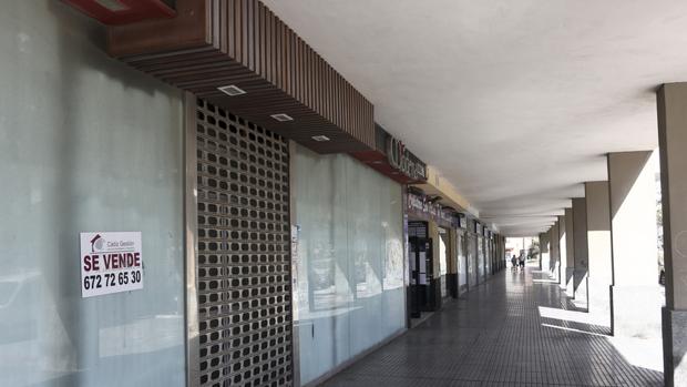 Tres nuevos cierres en junio agravan la crisis comercial del barrio de Astilleros