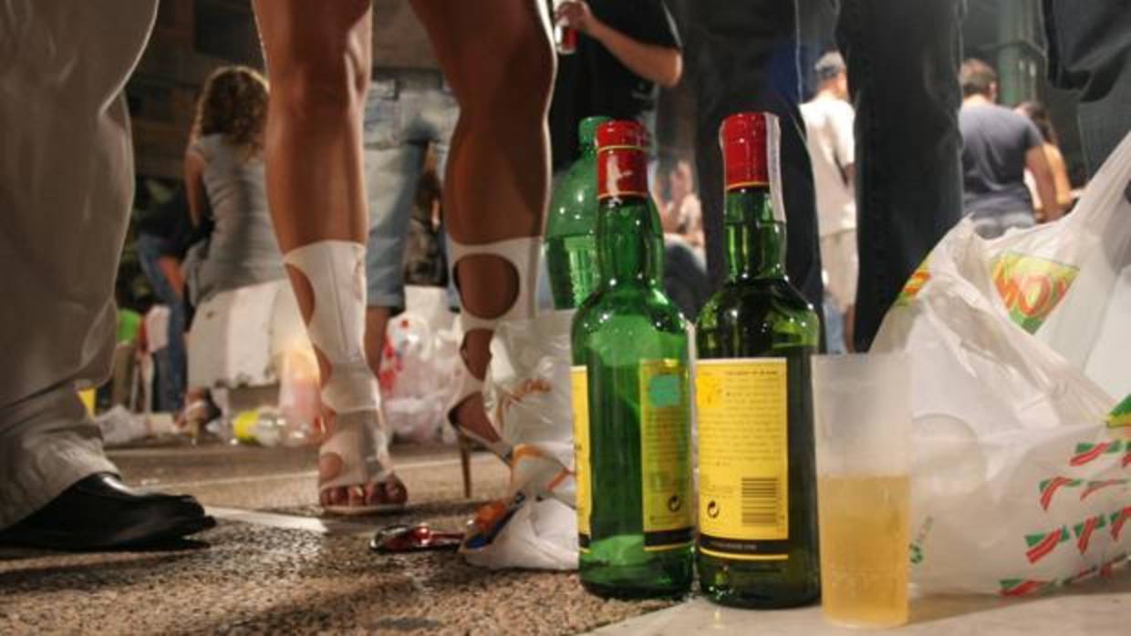 El botellón, un fenómeno social que cumple ya 30 años