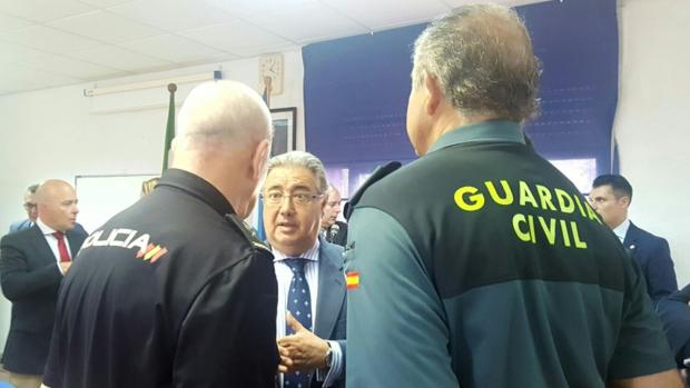 Reunión con los responsables de @policia y @guardiacivil junto a @antoniosanz y Agustín Muñoz