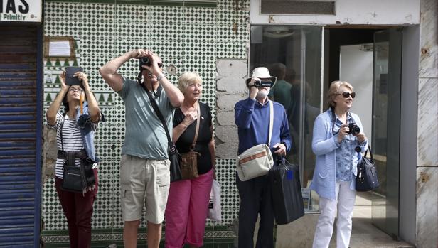 La patronal del turismo prevé un descenso de visitantes este verano