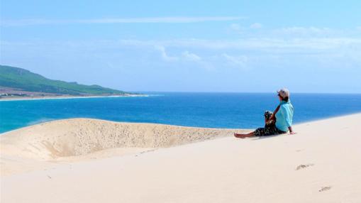 Diez playas de Cádiz para hacer turismo cultural sin mover la sombrilla