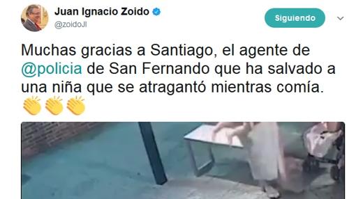 Felicitación del ministro del Interior al policía.