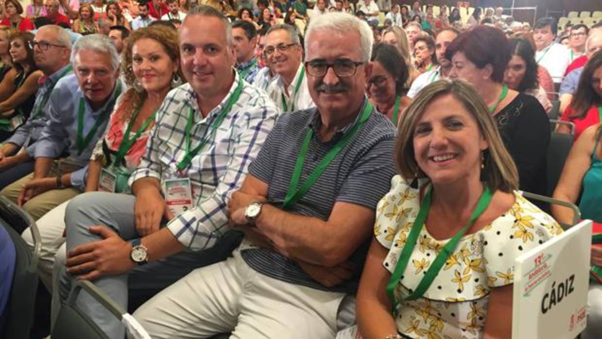 Irene García, en el Congreso del PSOE-A junto a sus compañeros