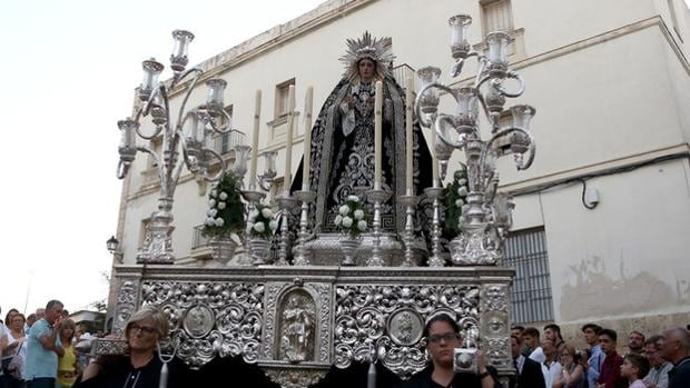 La Virgen de la Soledad, durante traslado de Santa Cruz a Santa María que realizó la cuadrilla de mujeres.