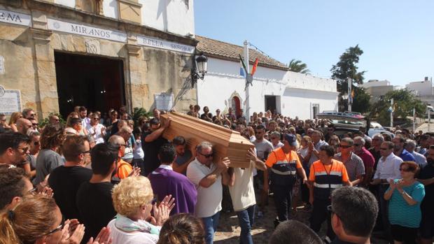 Facinas da el último adiós a Sara Ojeda