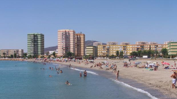 Fallece un bañista ahogado en una playa de La Línea de la Concepción