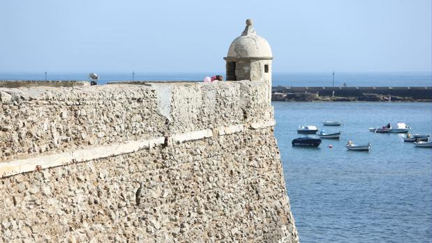 Nueve castillos históricos a pie de playa