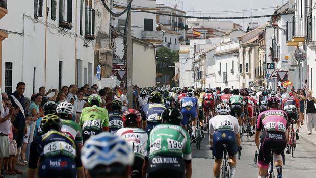 Así ha sido el paso de la Vuelta a España por Écija, Puente Genil y Sierra de la Pandera