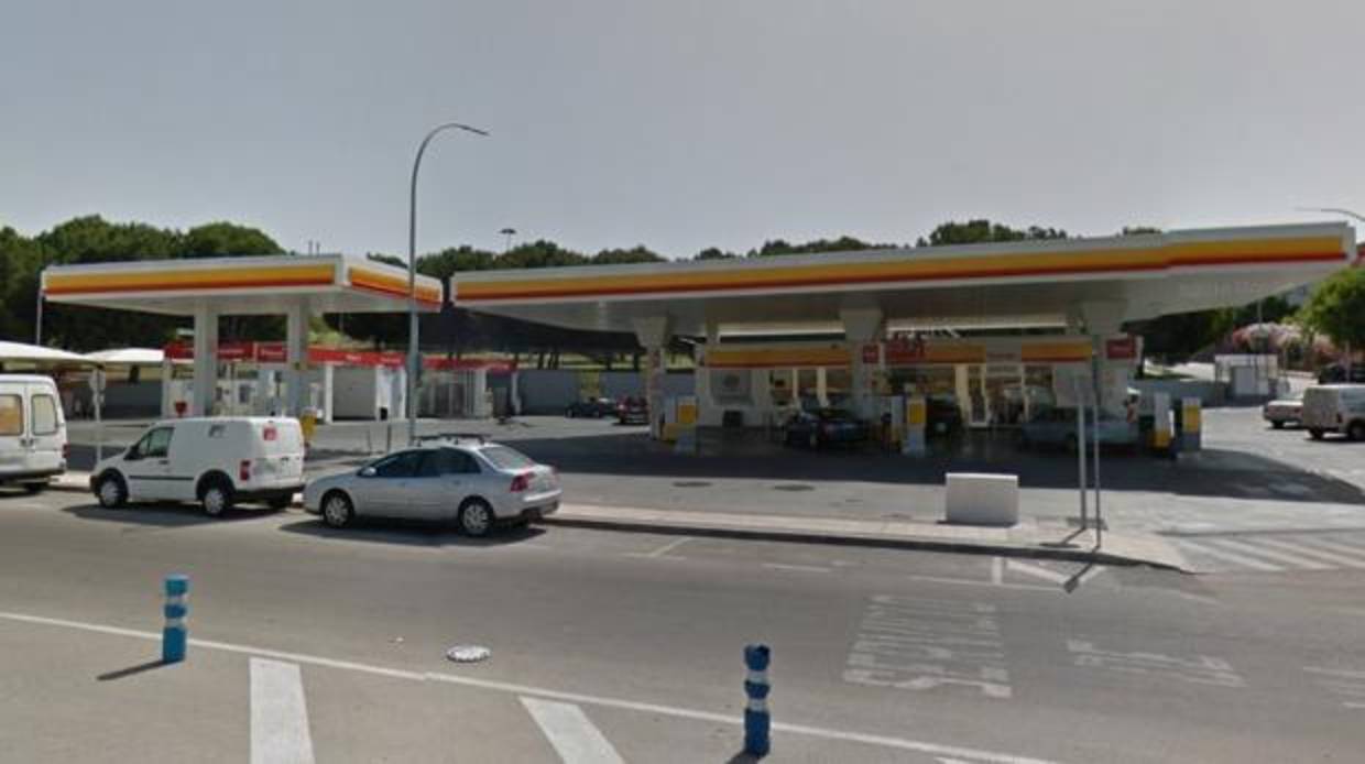 Un encapuchado atraca con un destornillador una gasolinera de Jerez