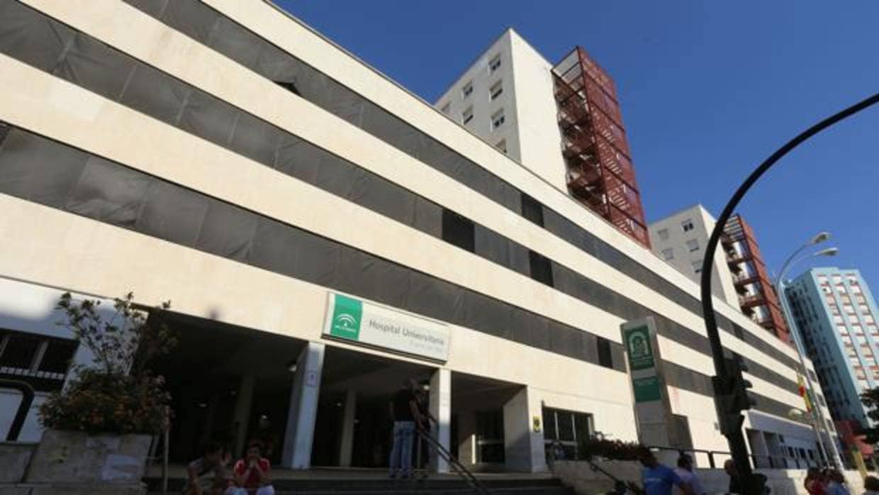 Exterior del Hospital Puerta del Mar de Cádiz