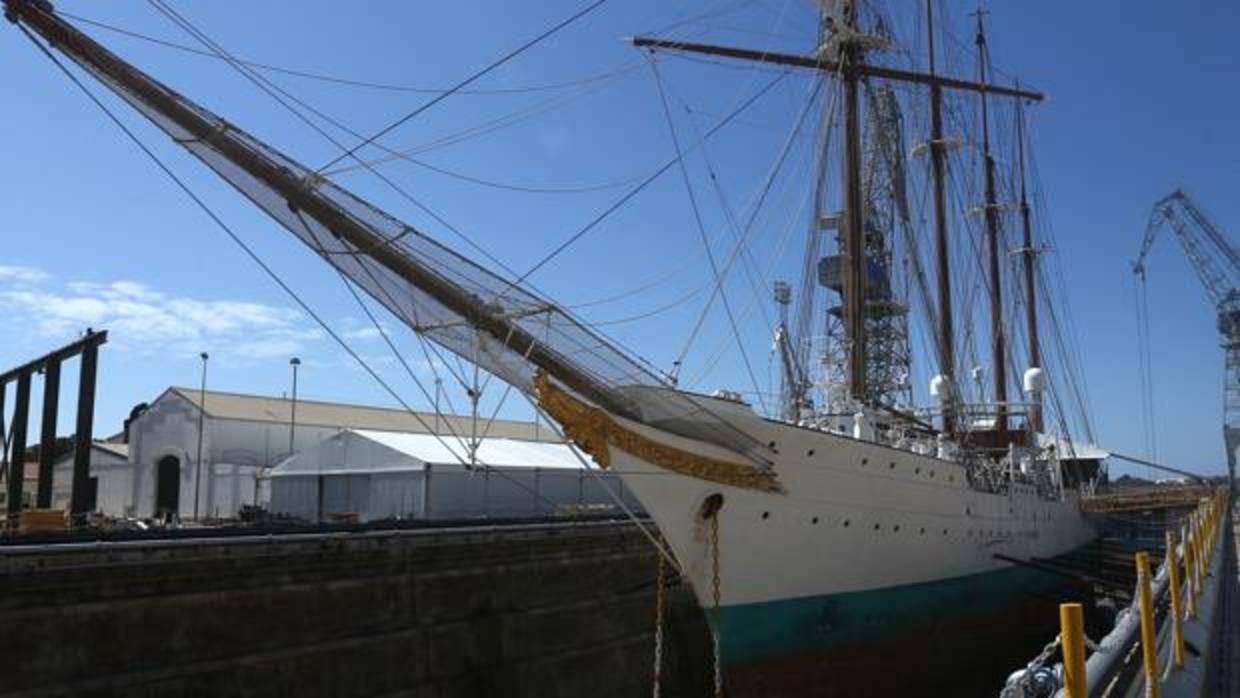 El Juan Sebastián Elcano se encuentra actualmente en el dique seco isleño.