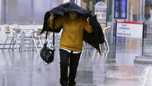 Primera lluvia de otoño y descenso de temperaturas en Cádiz