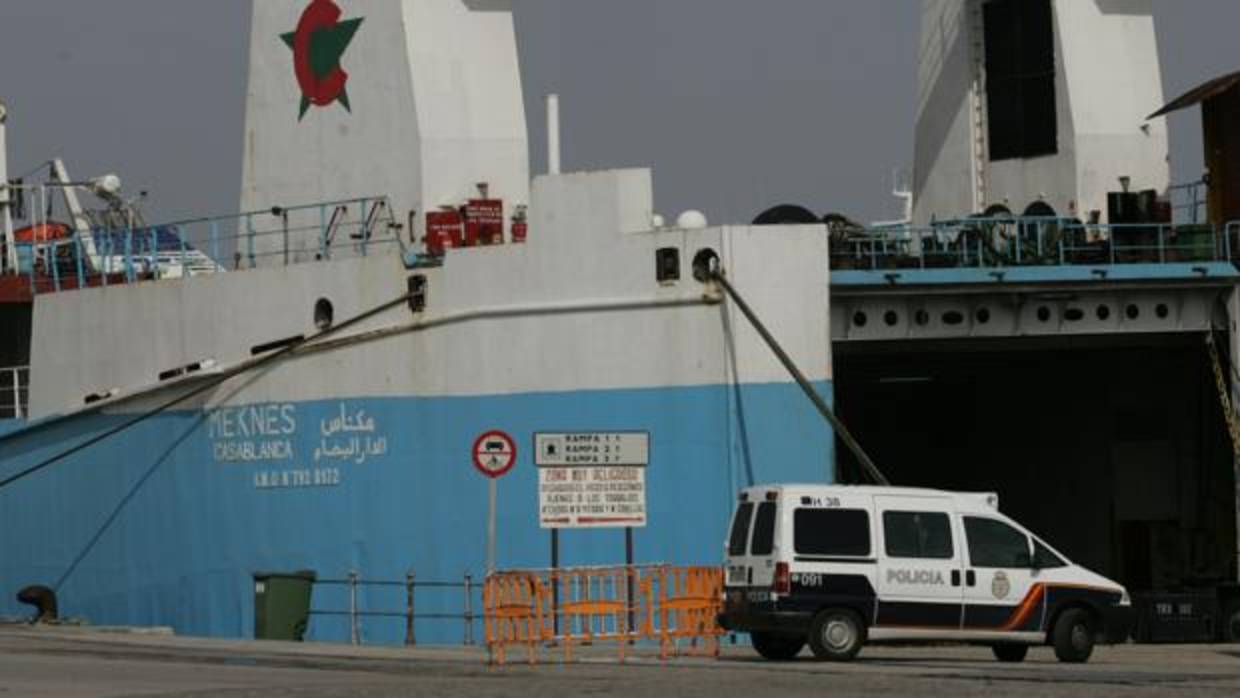 Imagen del carguero ‘Meknes’, parte de una de las últimas líneas estables de Mercancías entre Cádiz y Marruecos.