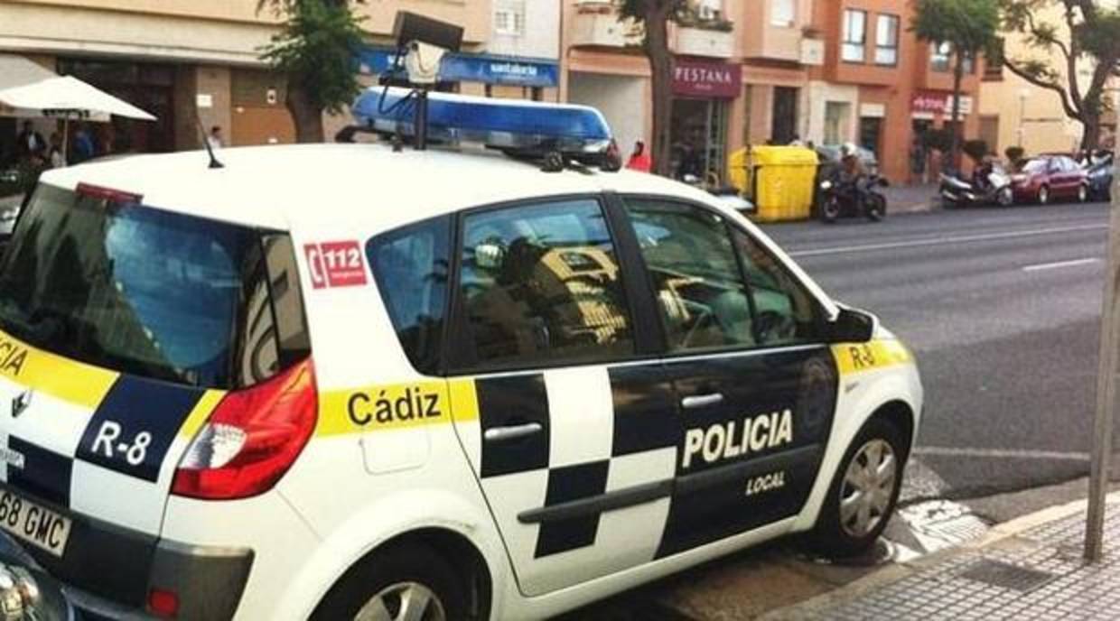 El agente ha sido detenido por malos tratos en el ámbito familiar.