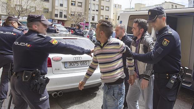 «Le apuñalé para quitármelo de encima. Creí que me mataban»