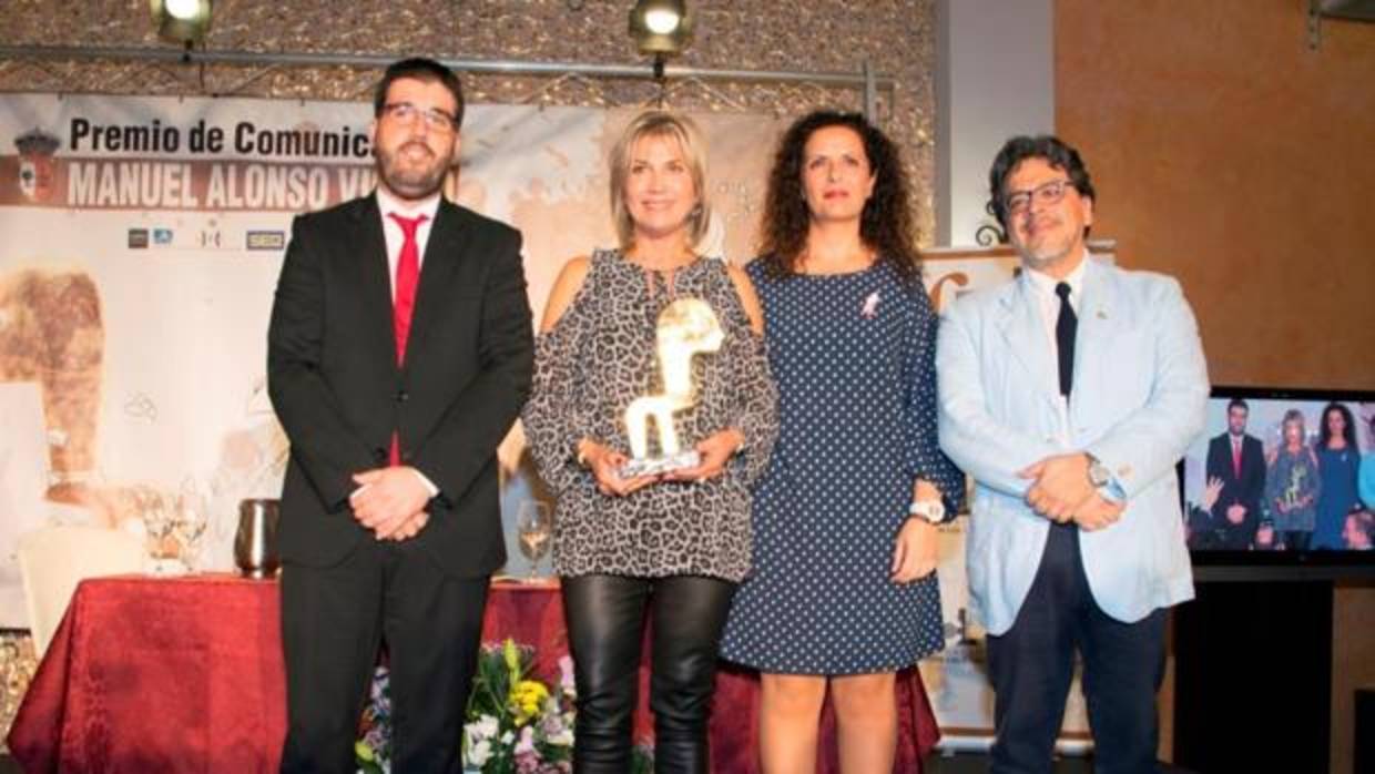 La periodista Julia Otero ha recibido en Gerena el XVIII Premio de Comunicación Manuel Alonso Vicedo