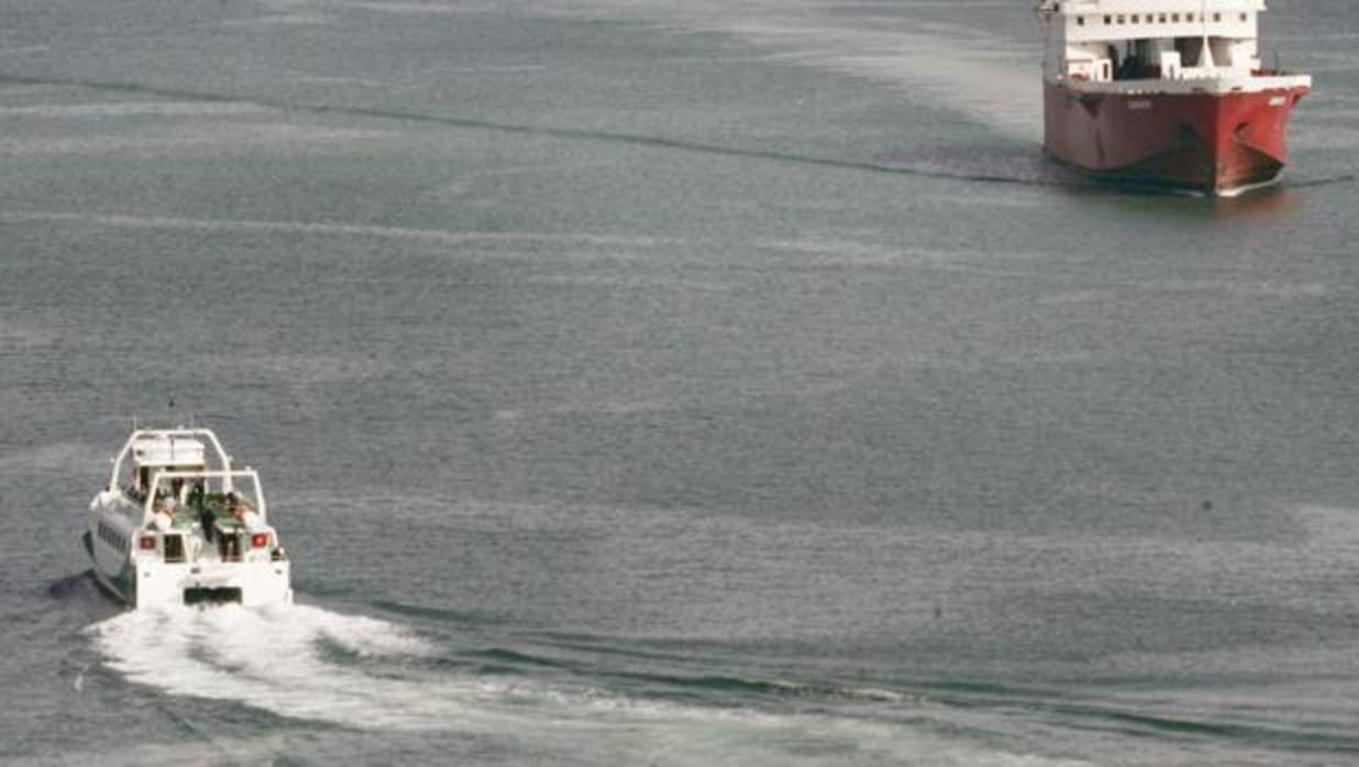 Suspendidas por mal tiempo las conexiones marítimas por catamarán entre Cádiz, El Puerto y Rota
