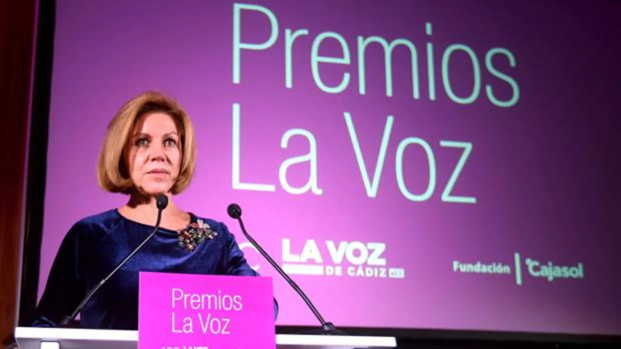 La ministra de Defensa, María Dolores de Cospedal, en la entrega de los Premios de LA VOZ de Cádiz 2017.
