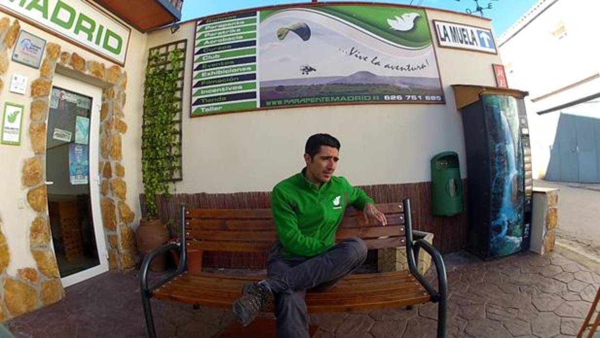 Rubén Vicente Crespo logró el pasado año el récord mundial de distancia en paramotor biplaza.
