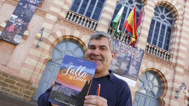 «Es un libro de Carnaval y un tributo a muchos de los que nos han precedido»