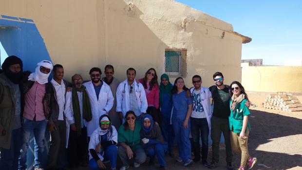 Un grupo de médicos de Écija viaja a Tinduf para atender a refugiados