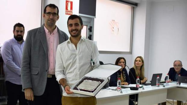 Un alumno de la UCA logra el Premio de Investigación de Fisioterapia