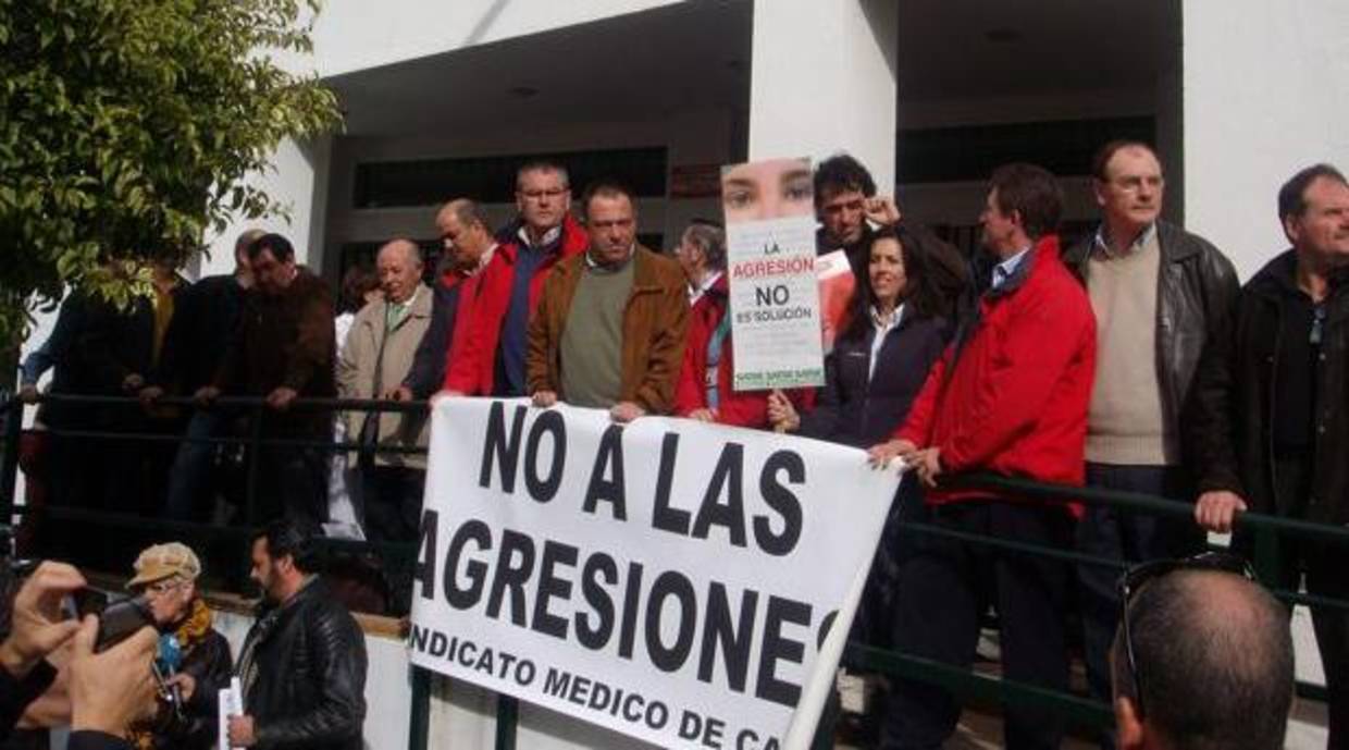 Concentración en repulsa de una agresión a un médico el pasado mes de octubre.