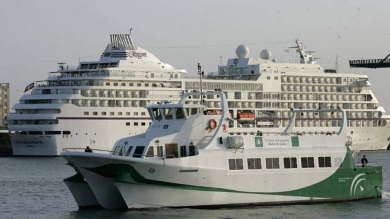 Siguen suspendidas las conexiones por catamarán entre Cádiz, Rota y El Puerto
