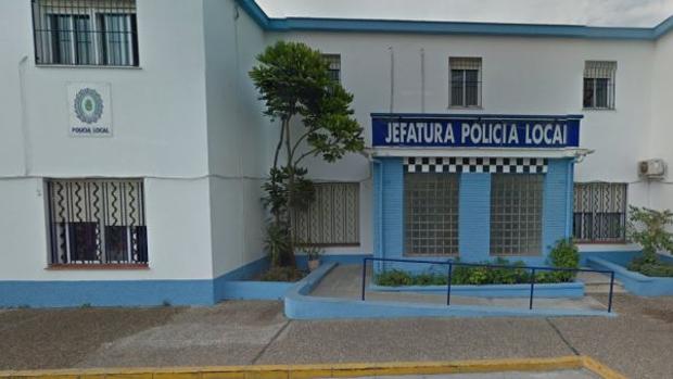 Un policía local de La Línea, detenido por causar daños al coche del Jefe