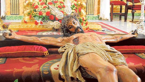 Un Cristo mexicano del siglo XVII ya recibe culto en Santa Clara