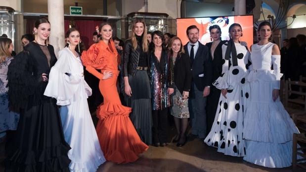 La palaciega Laura de los Santos, premiada como mejor diseñadora novel de moda flamenca de la provincia