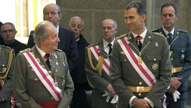 Los reyes Felipe VI y Juan Carlos I despedirán al buque Elcano en Cádiz