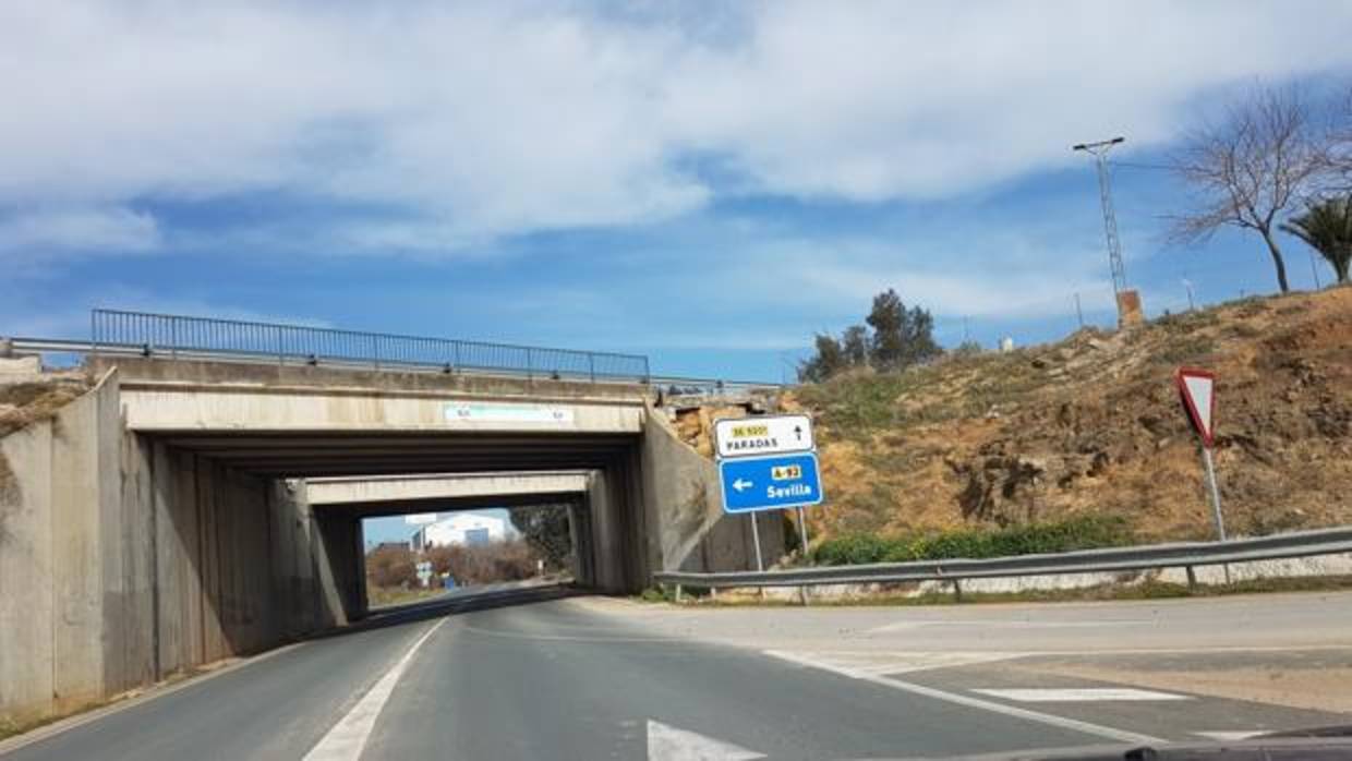 La Guardia Civil detuvo a tres personas en el cruce de la A-92 con Paradas