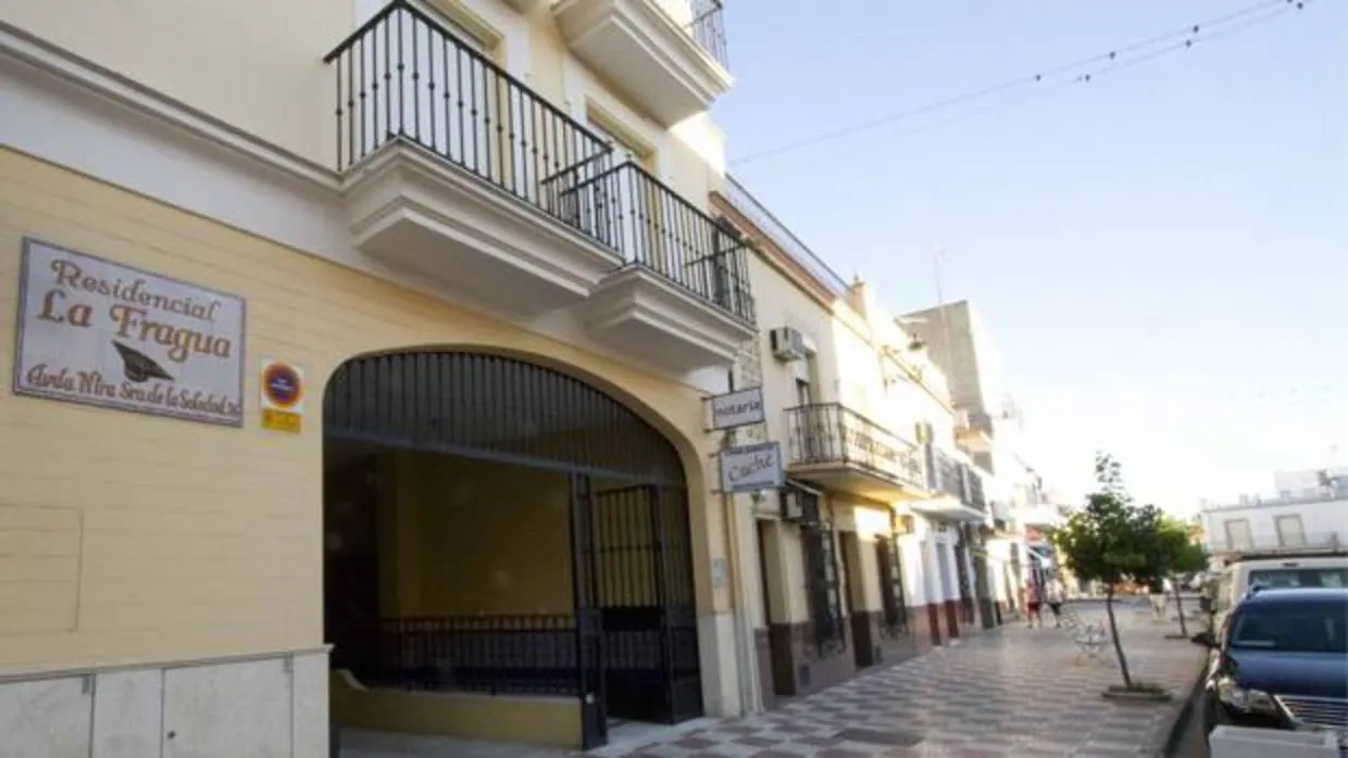 Una de las principales calles de Cantillana