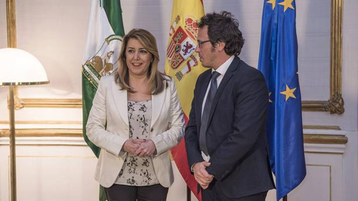El alcalde de Cádiz, junto a Susana Díaz, en San Telmo.