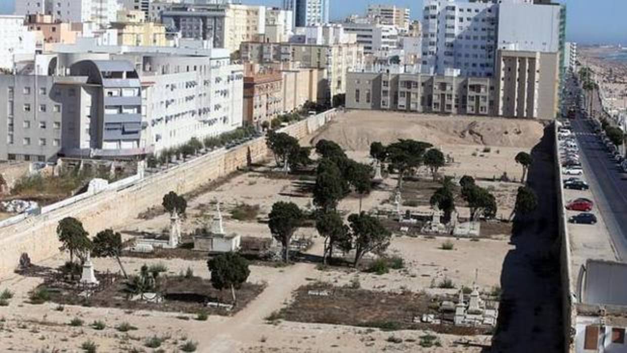 Aparece vacía una sepultura de un bebé dado por muerto en el cementerio de San José