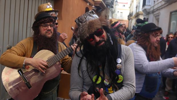 Un tercer domingo de Carnaval en Cádiz