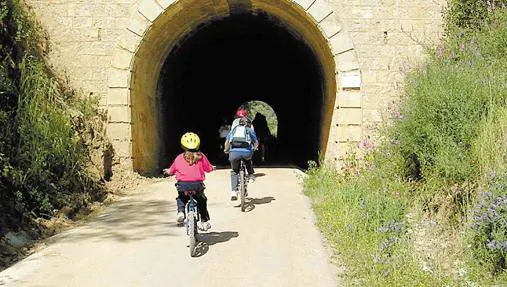 Uno de los túneles de la Vía Verde de la Sierra