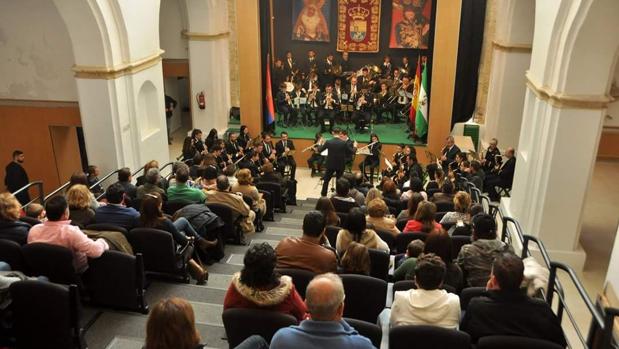 Gran éxito de participación en el Concierto benéfico de marchas de Semana Santa en Alcalá de los Gazules