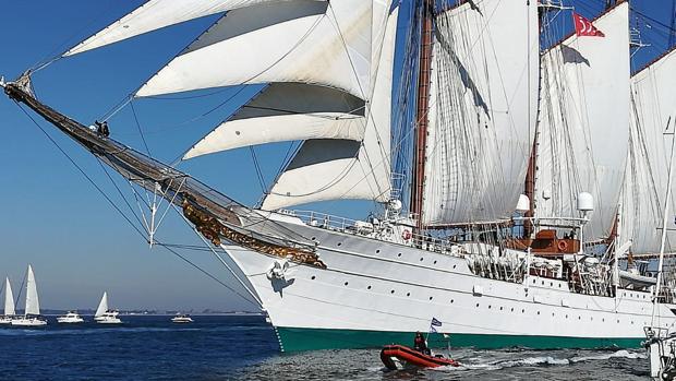 El Elcano, un veterano de 91 años que se dirige a Suramérica