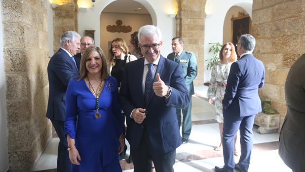 Una imagen renovada y dos heridas por curar