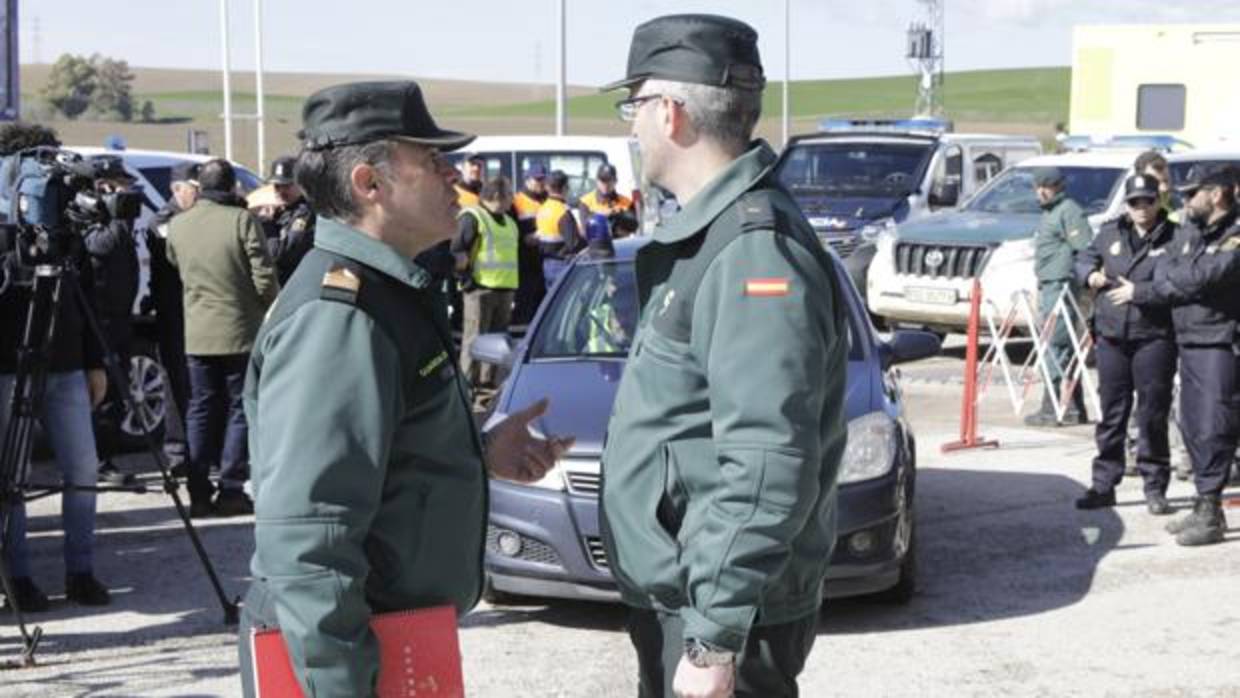 Agente de las Guardia Civil este martes en Guillena