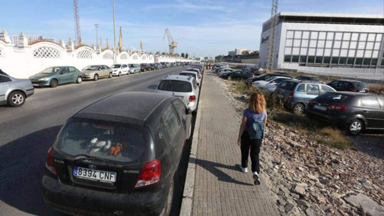 La avenida de Astilleros contará son dos aparcamientos en superficie.