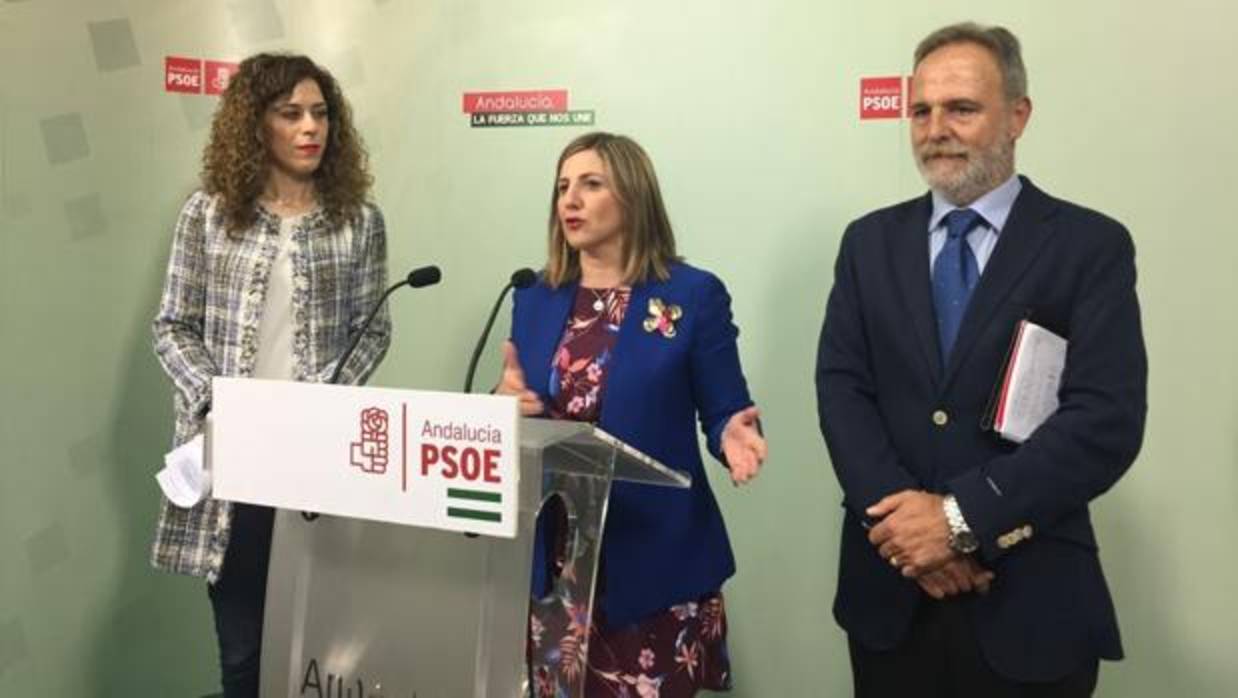 Alconchel, García y de la Encina durante la rueda de prensa.