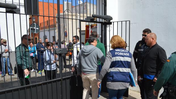 Los bomberos denuncian la falta de efectivos y de vehículos pequeños en la provincia de Sevilla