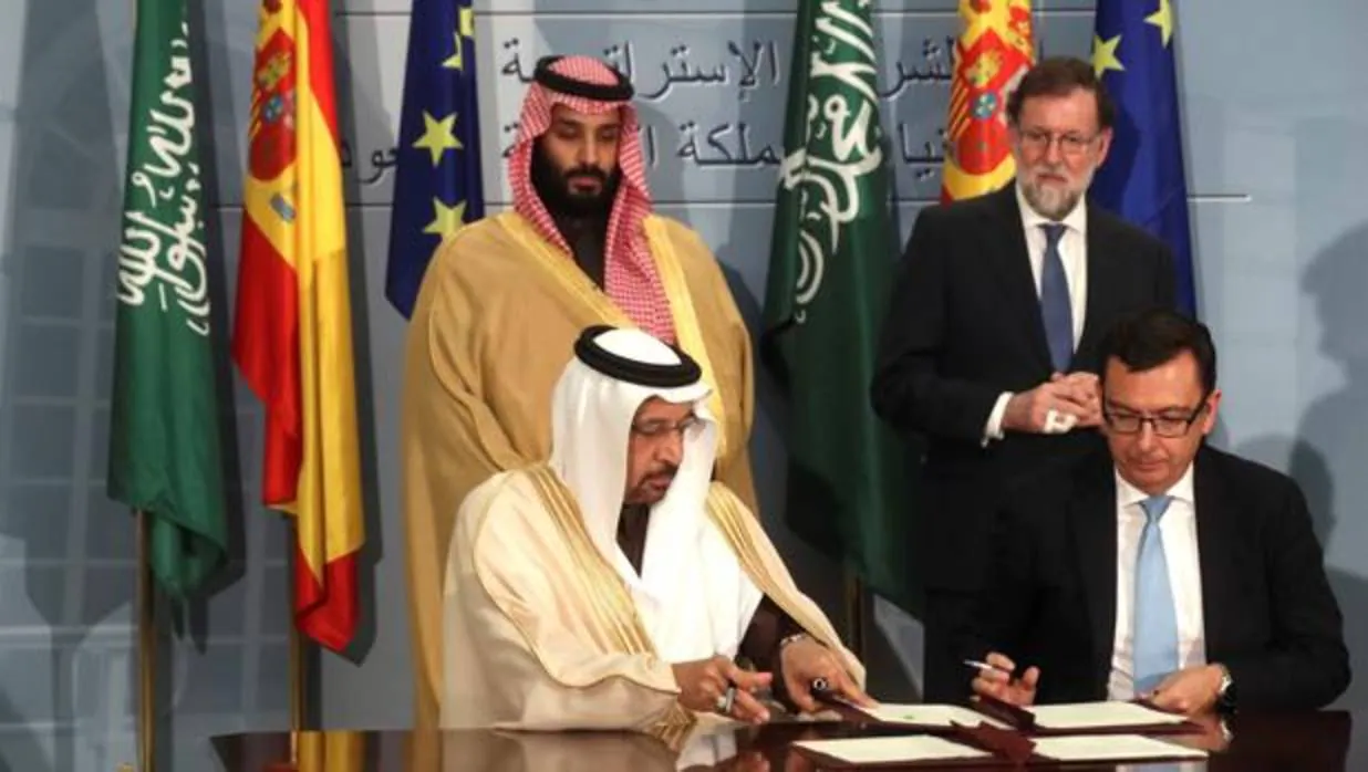 Mariano Rajoy, Román Escolano, con el príncipe heredero de Arabia Saudí, Mohamed Bin Salman Bin Abdulaziz Al Saud