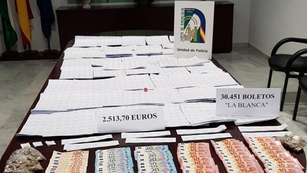 La Policía interviene más de 30.000 boletos de lotería ilegal en Cádiz